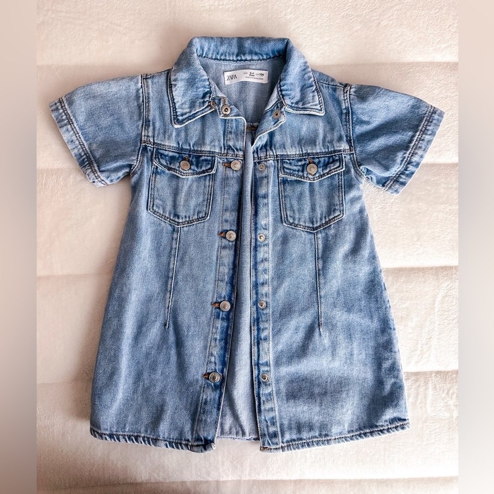 Zara Jean Dress no stains pet free smoke free house